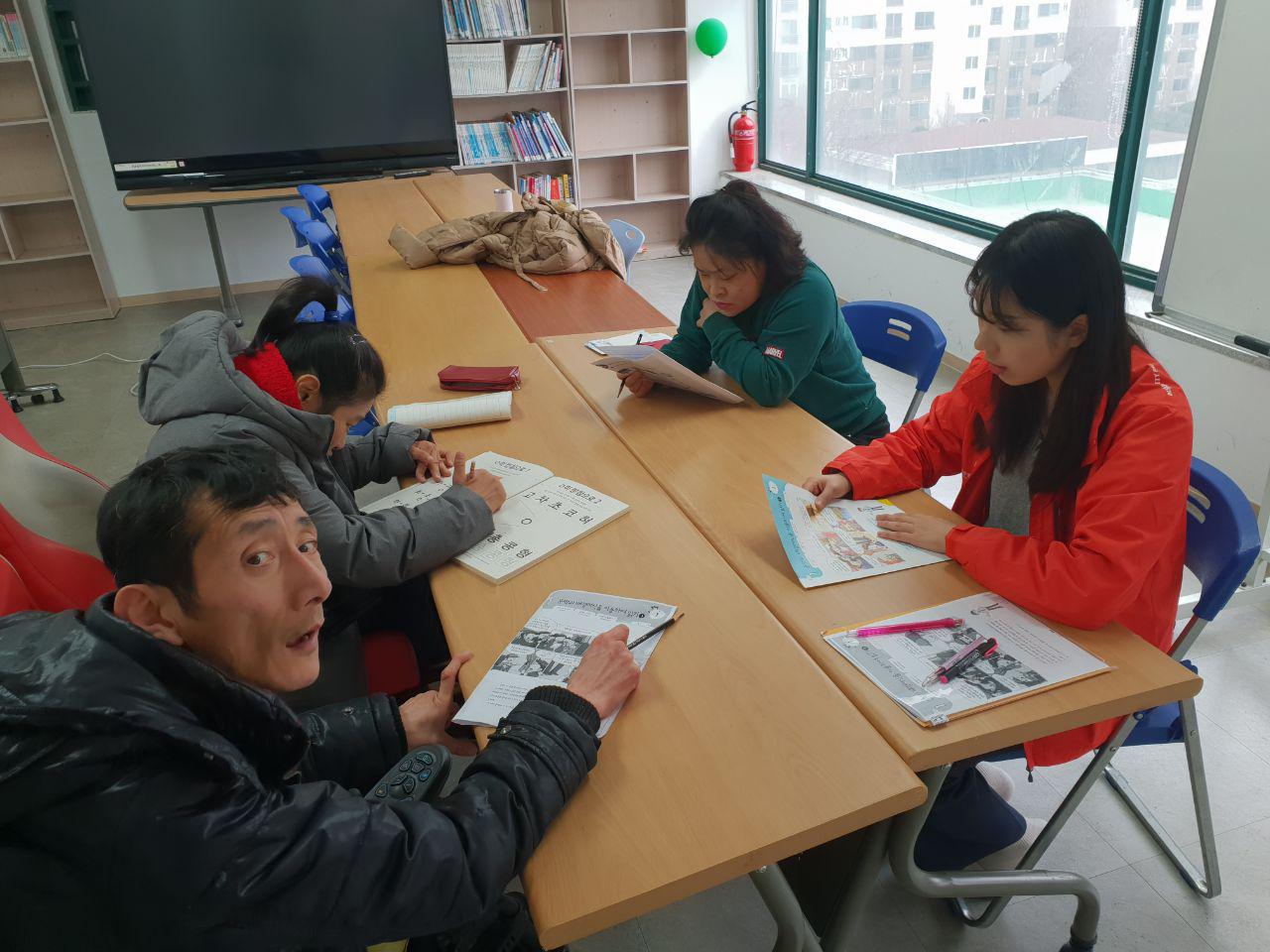 2019년 2월 18일 - 국어수업 사진