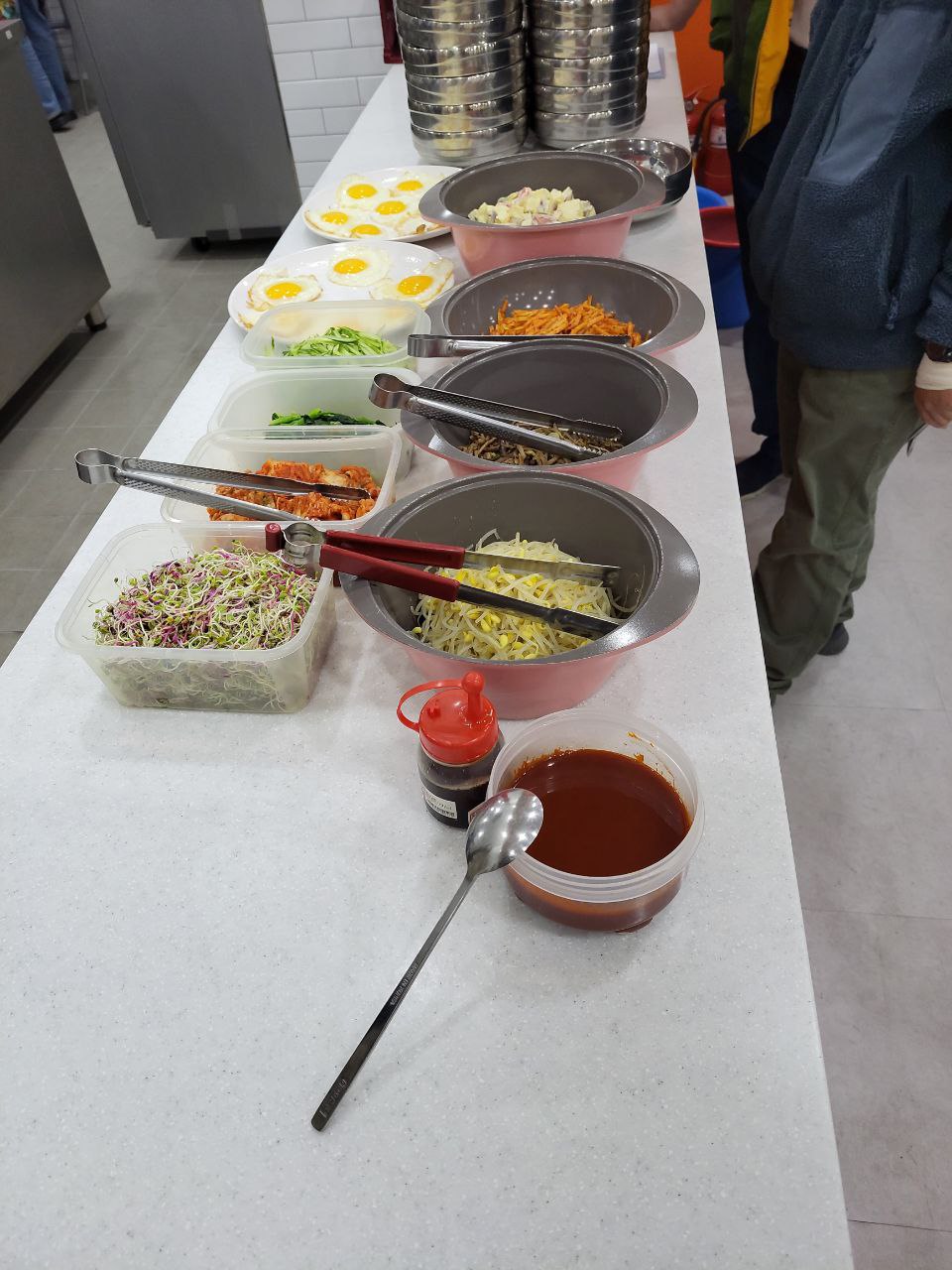 2022/05/02(월) - 점심시간 (오늘 메뉴는 형형색색 맛있는 비빔밥)