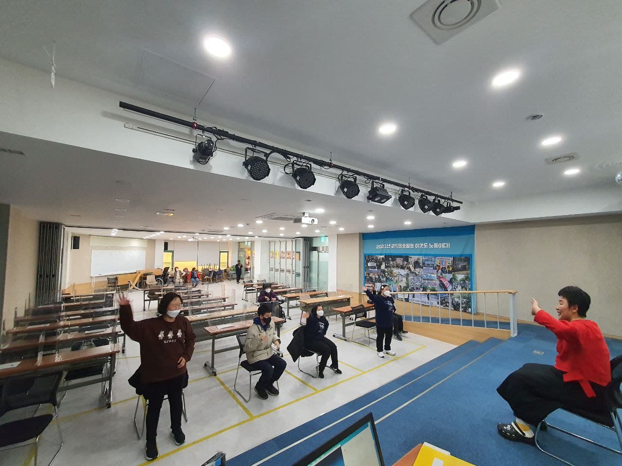2022/03/08(화) - 춤