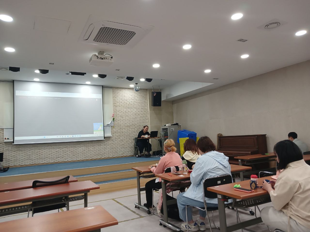 2024년 5월 10일(금) 해피투게더 중등 시민사회 수업사진