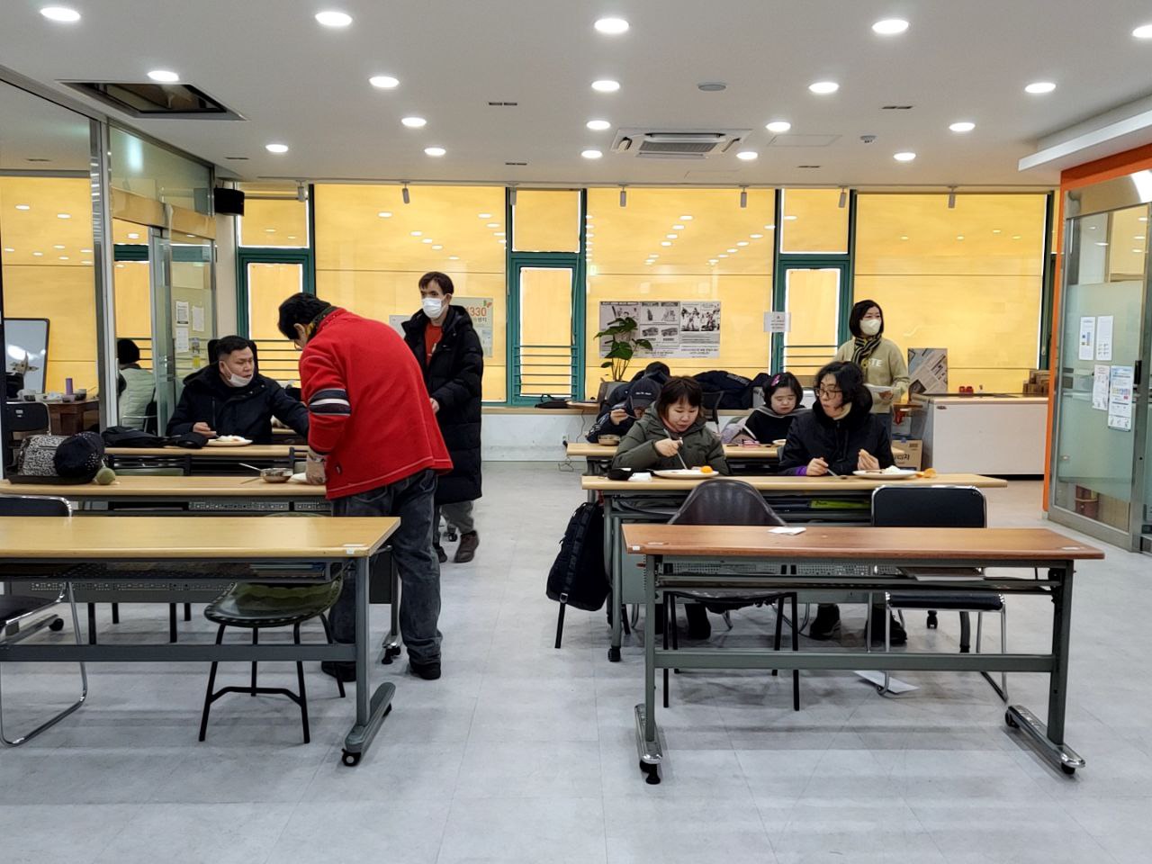 2023/2/10(금)- 점심식사(고추장찌개, 삼치카레구이...)