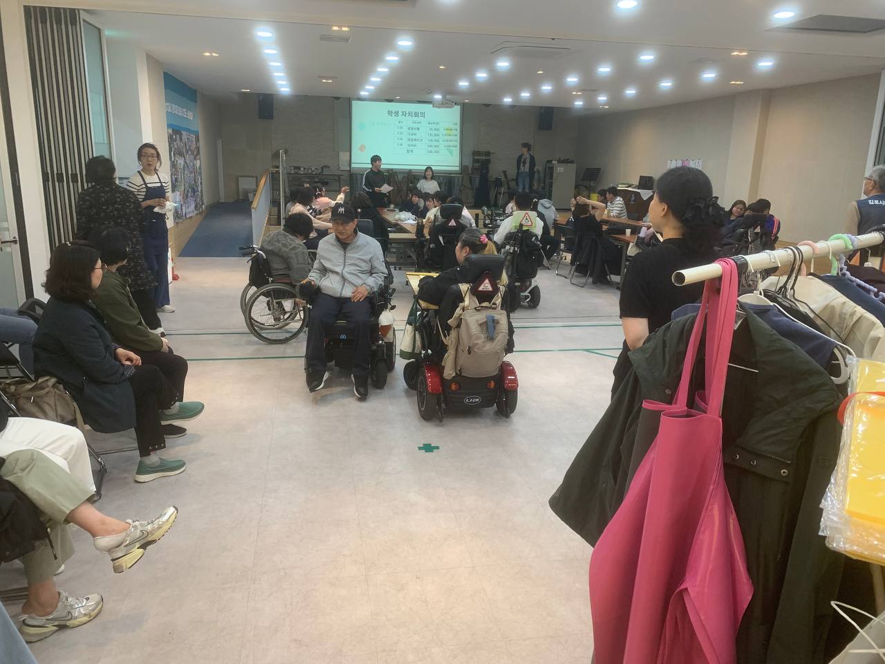 2025년 4월 25일(금) 두런두런 1,2,3,4 합반 수업사진