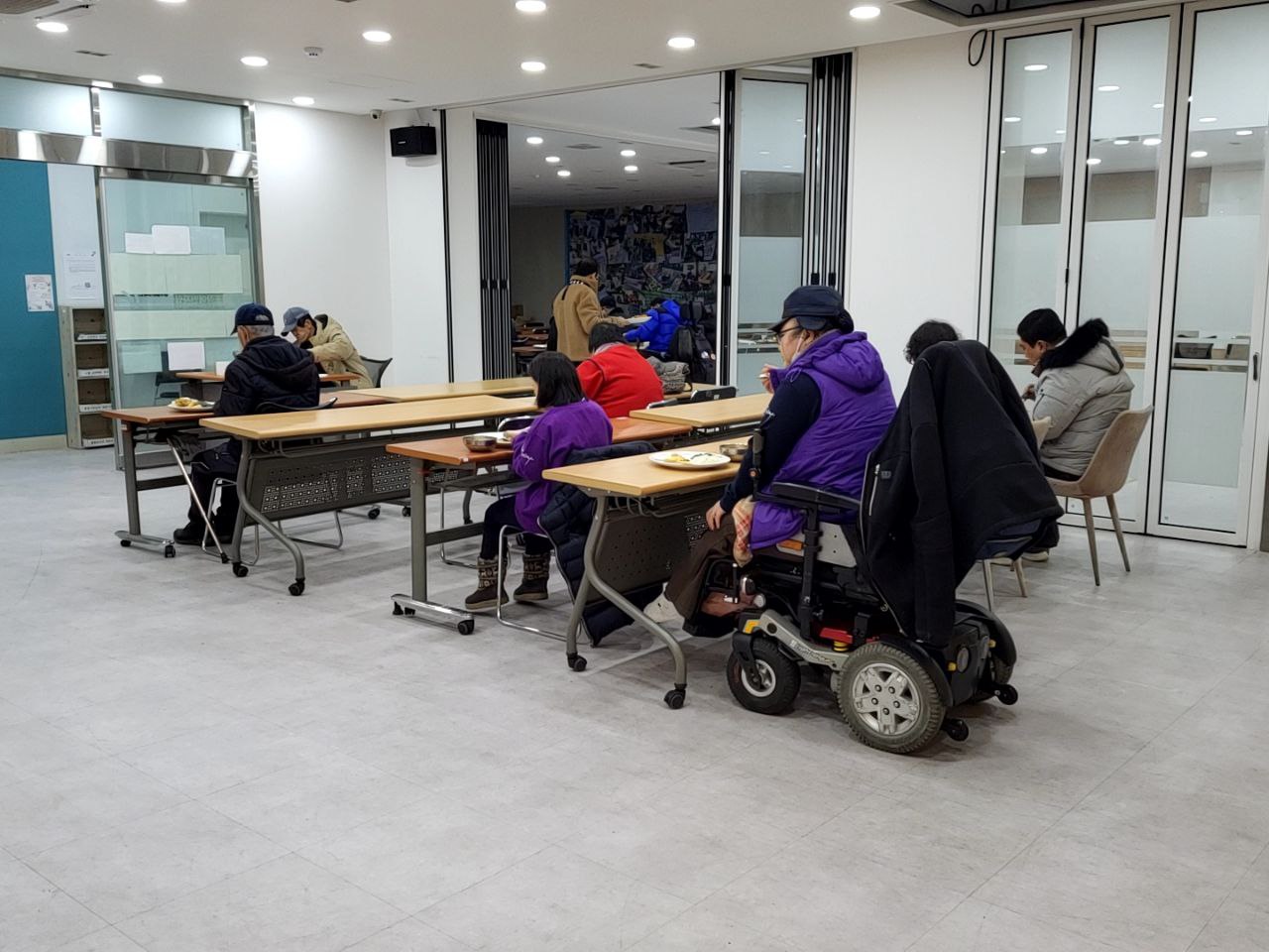2023/1/4(수) 점심식사 ( 순두부찌개, 왕손오징어링, 무생채무침..)