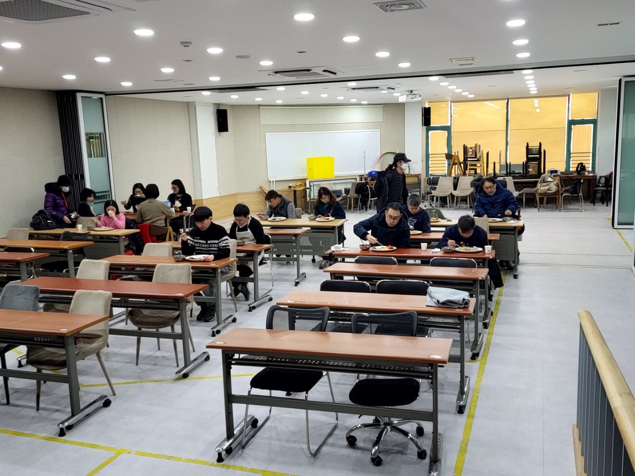 2023/1/30(월)- 점심식사(소고기미역국,건파래볶음...)