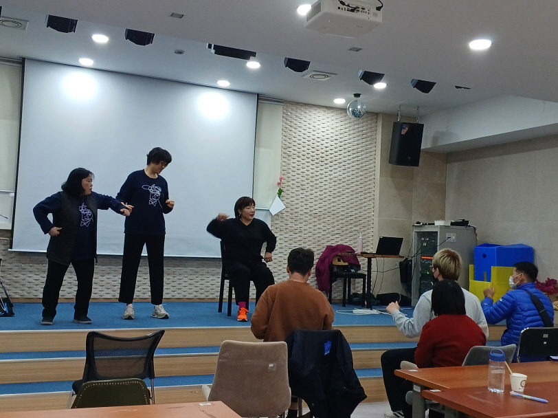 2024년 4월 2일(화) 색동 아리랑-춤 수업 사진