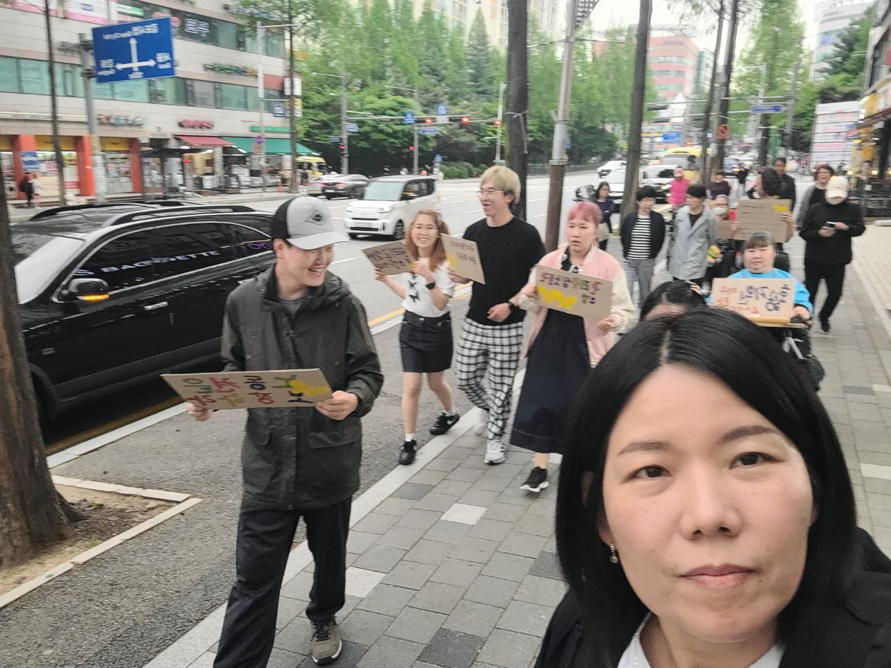 2024년 4월23일(화) 중등국어는 권리행진중(거리캠페인)