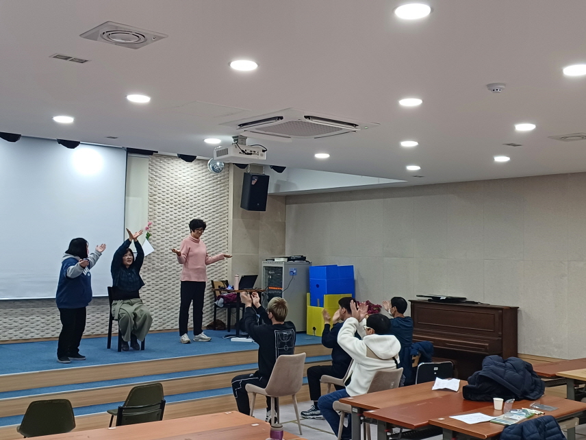 2024년 3월 12일(화) 색동 아리랑 춤 수업 사진