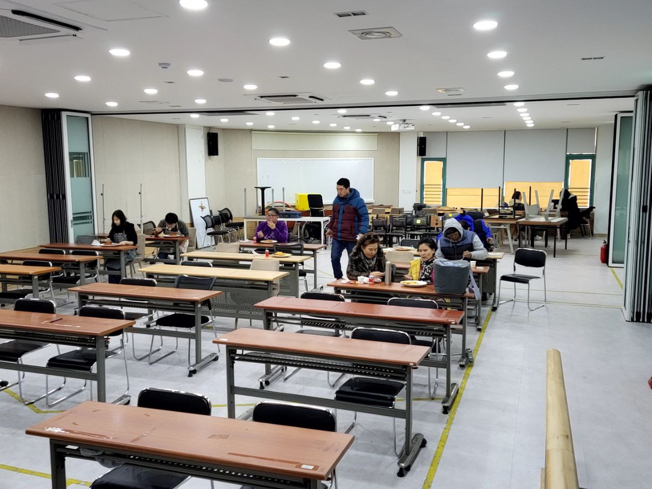 2023/1/10(화)- 점심식사(토마토스파게티, 슈퍼슈퍼림피자...)