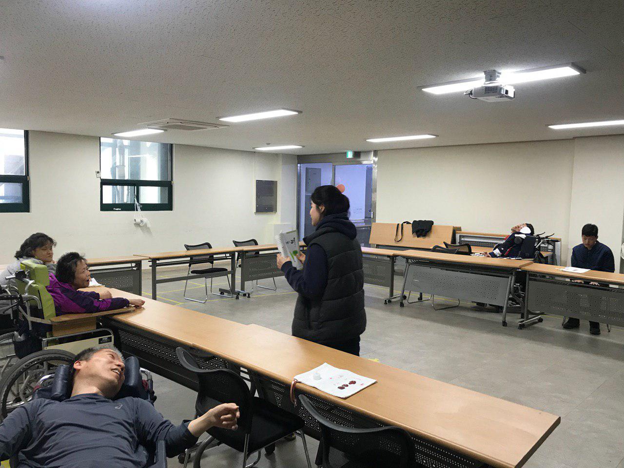 2019년 4월 5일 - 사회수업 사진