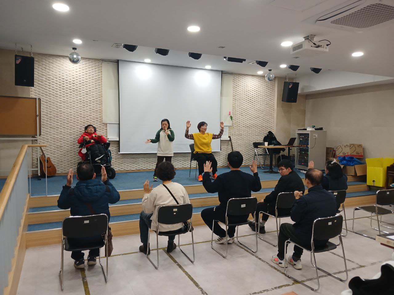 2024년 11월 19일(화) 색동아리랑 춤 수업사진
