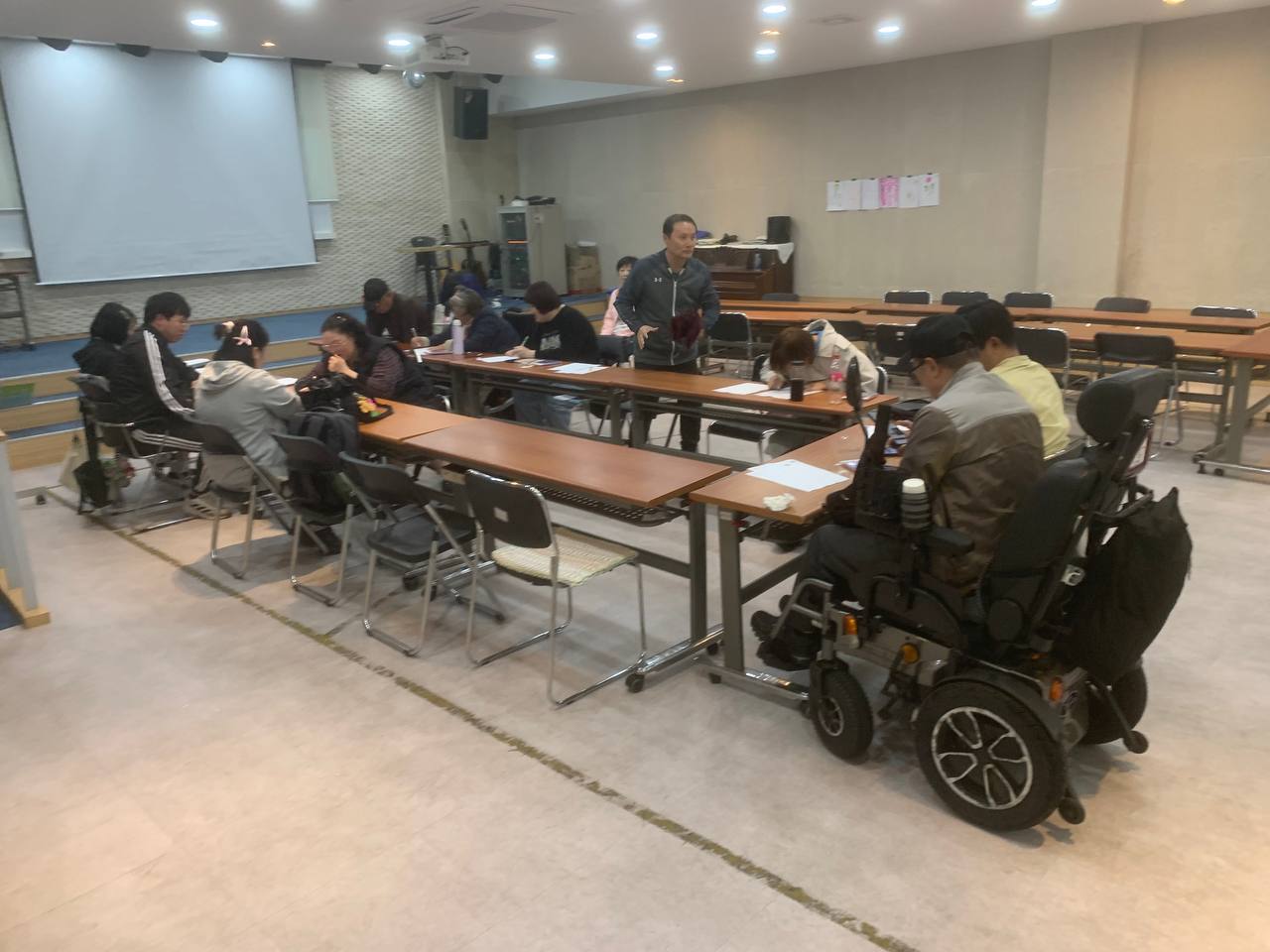 2025년 4월 22일(화) 중등수학 수업사진