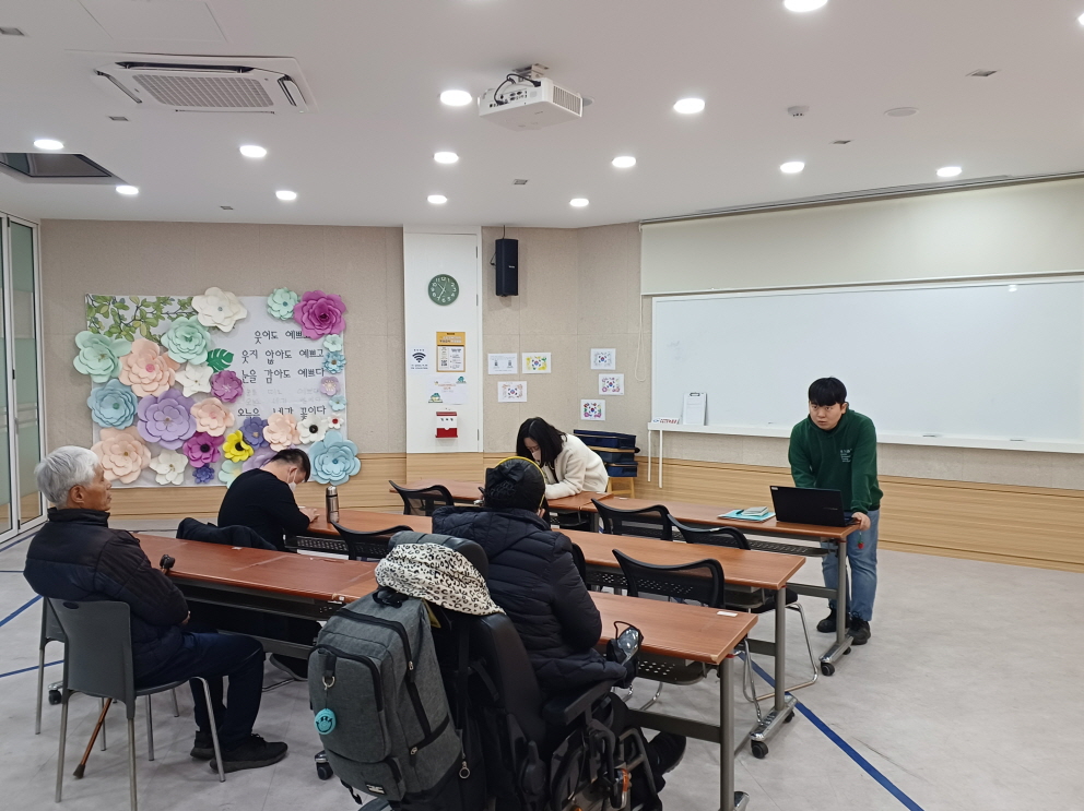 2024년 3월 15일(금) 두런두런 2반 수업 사진