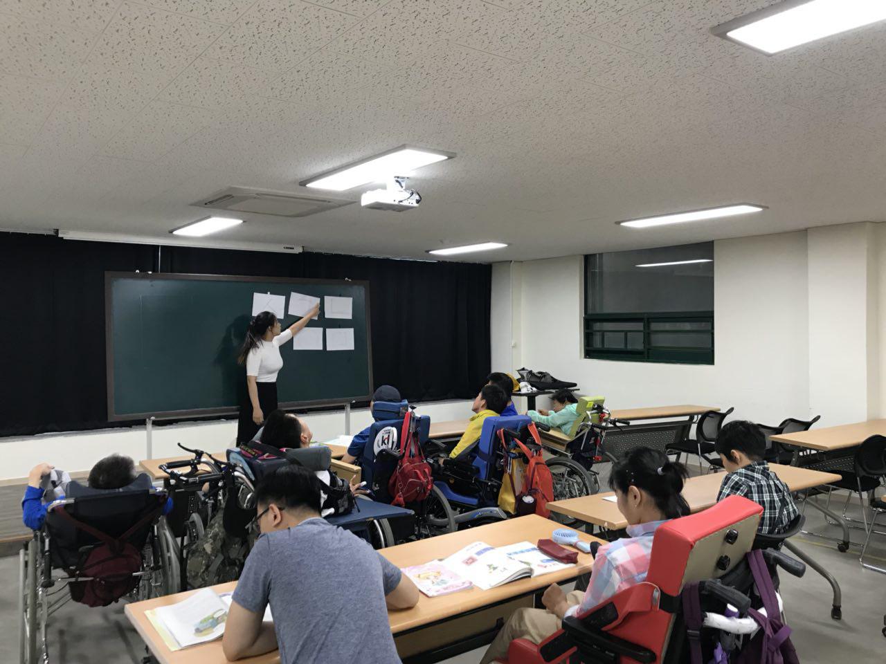2018년 6월 11일 - 국어수업 사진