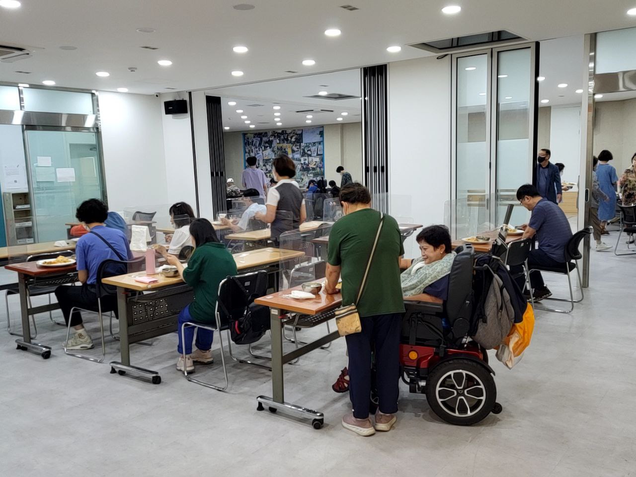 2022/08/29(월) - 점심식사(계란파국, 새우볶음밥,...)