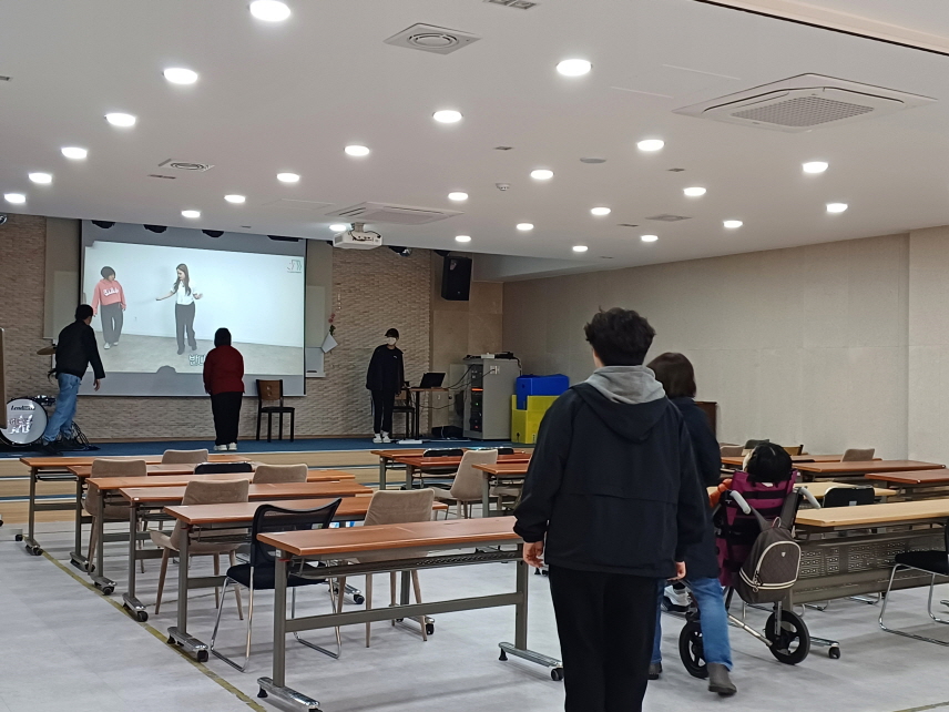 2024년 4월 1일(월) 두둠칫 방송 댄스 수업 사진