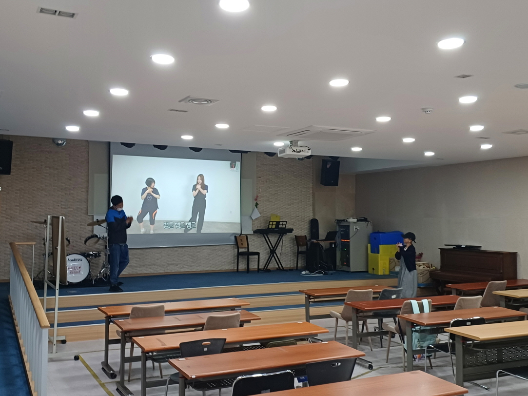 2024년 4월 8일(월) 두둠칫 방송 댄스 수업 사진