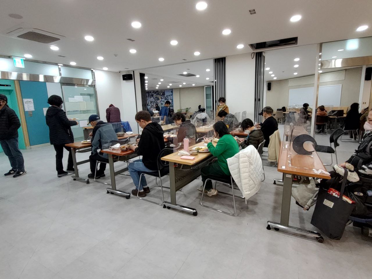2022/11/21(월) - 점심식사(참치김치찌개, 잡채, 두부조림...)