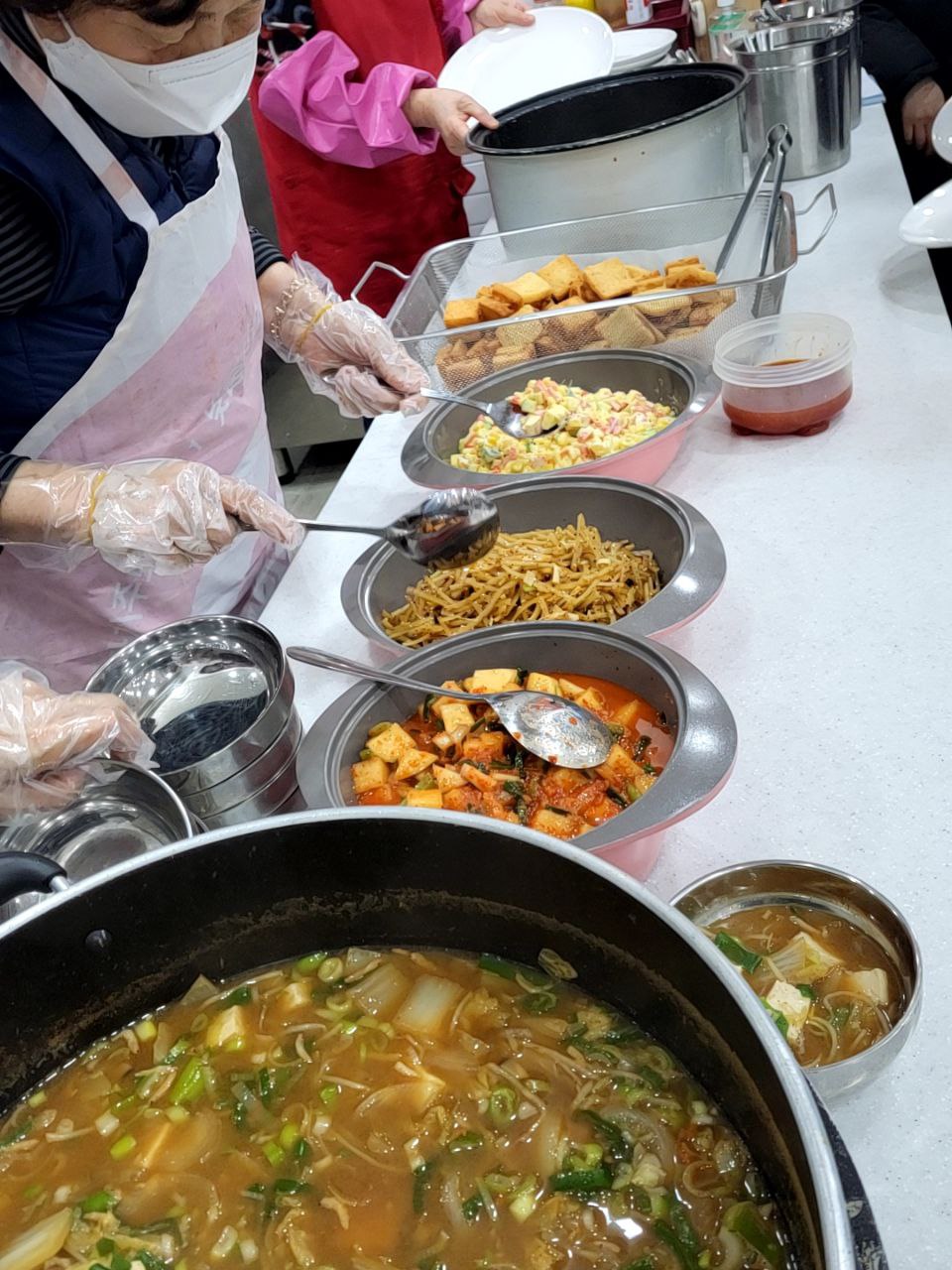 2023/2/3(금)- 점심식사(새우멘보샤,옥수수콘샐러드...)