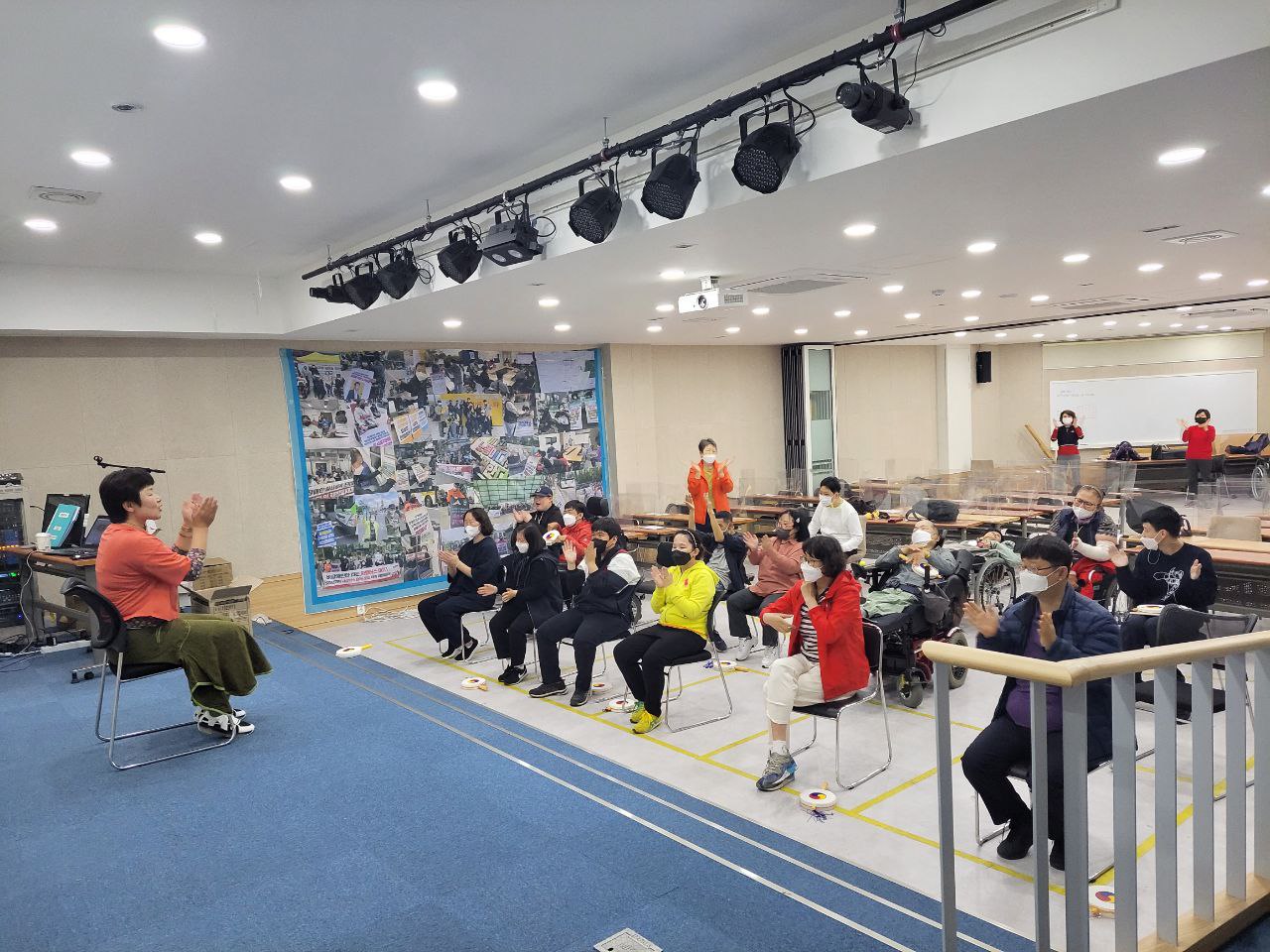2022/05/03(화) - 모두 손 높이 들고 쉐킷 쉐킷... 춤 수업