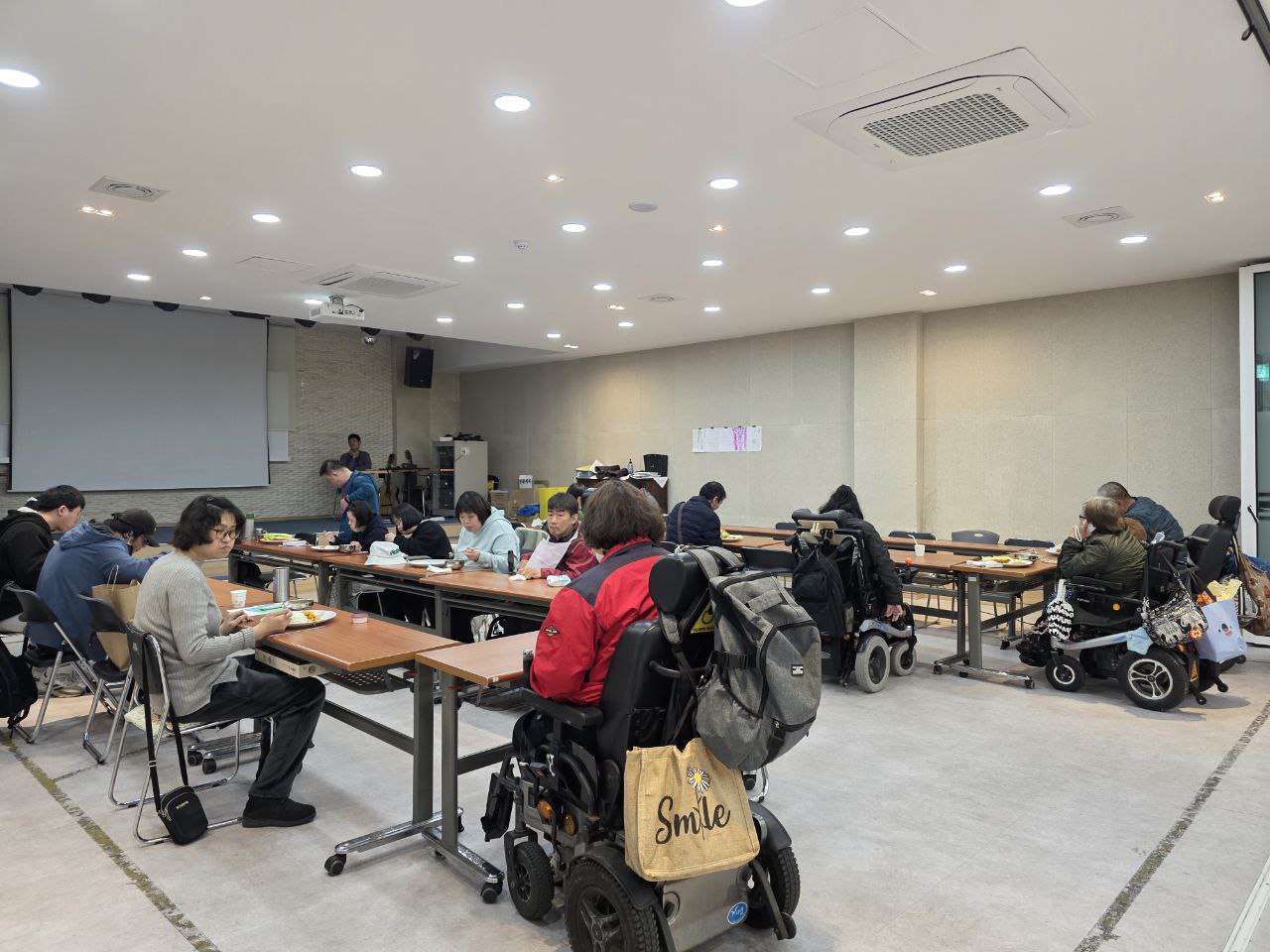 2025년 4월 3일(목) 점심식사 사진