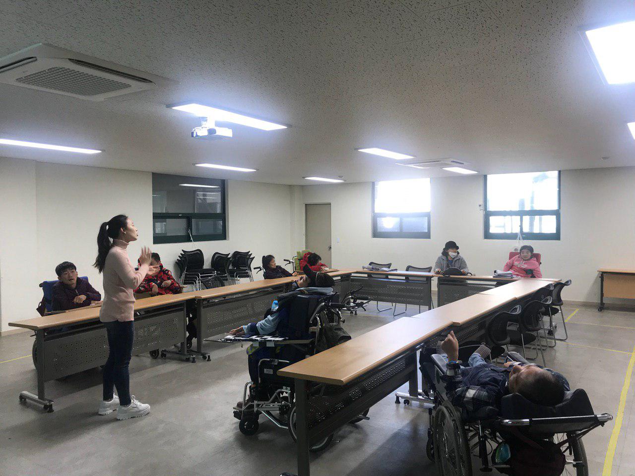 2019년 3월 8일 - 사회수업 사진