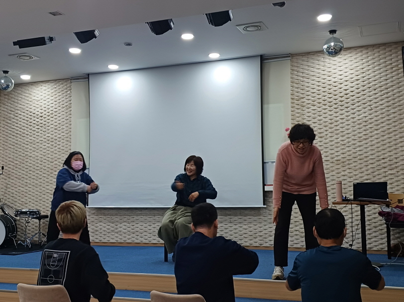 2024년 3월 12일(화) 색동 아리랑 춤 수업 사진