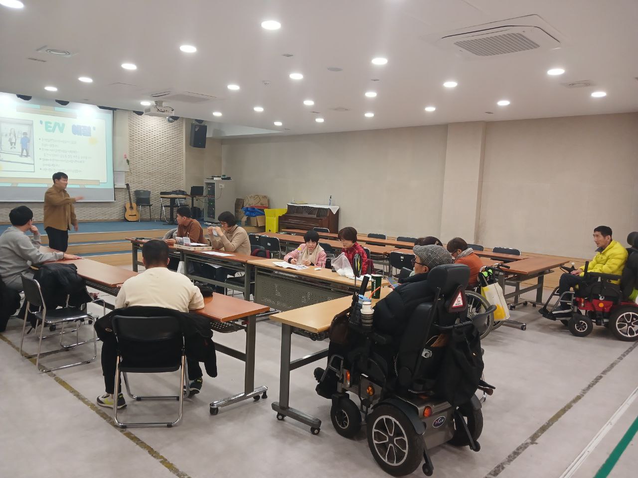 2024년 11월 18일(월) 두런두런 3반 수업사진