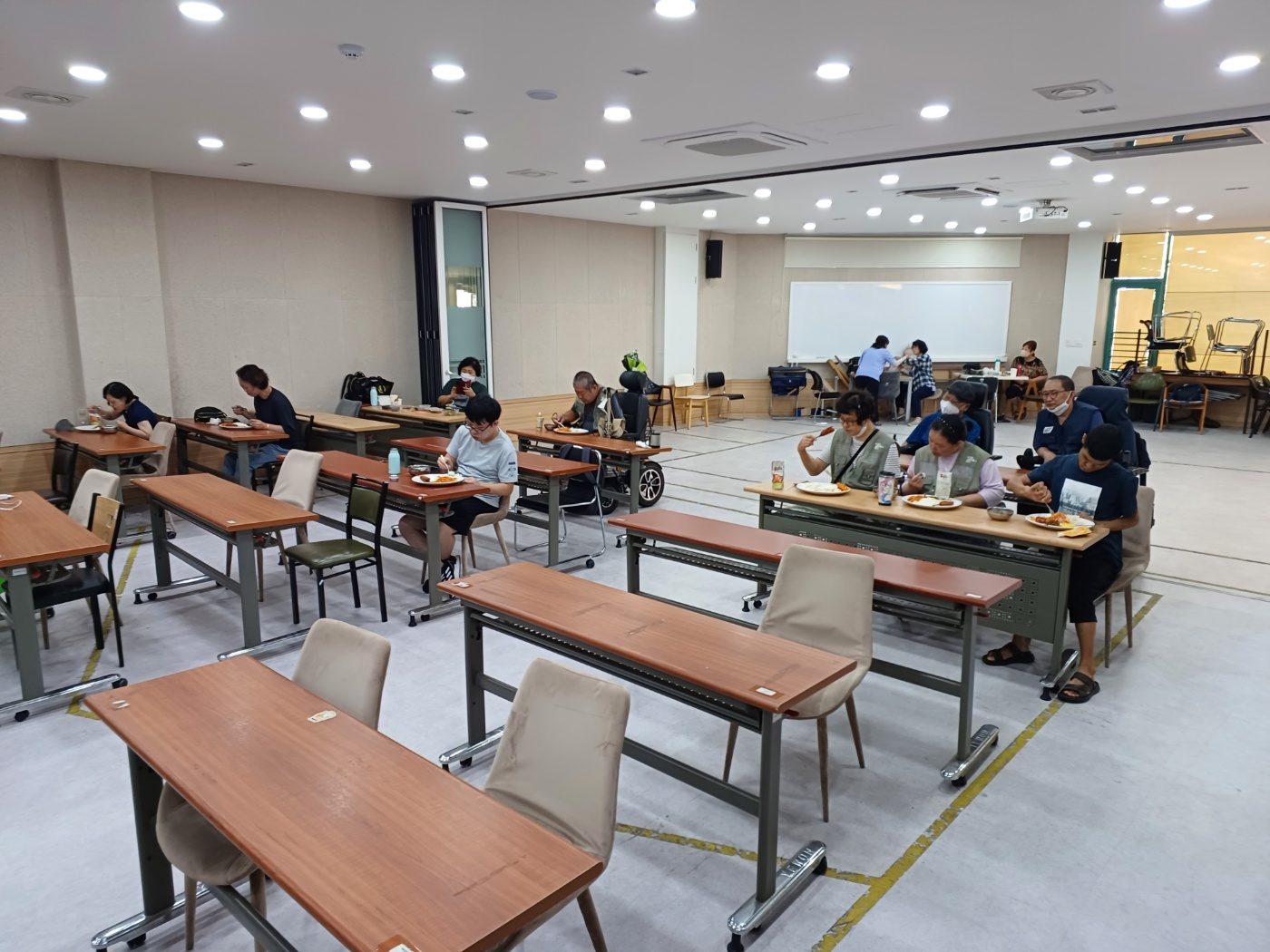 2023년 08월 25일(금) 점심급식(쫄면, 맑은장국...)