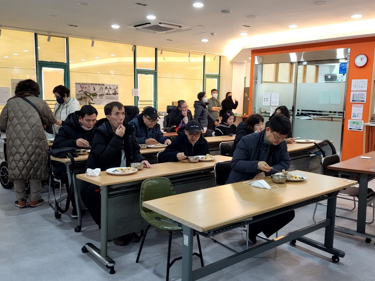 2023/2/1(수)- 점심식사(베이컨볶음밥,미소팽이두부된장국...)