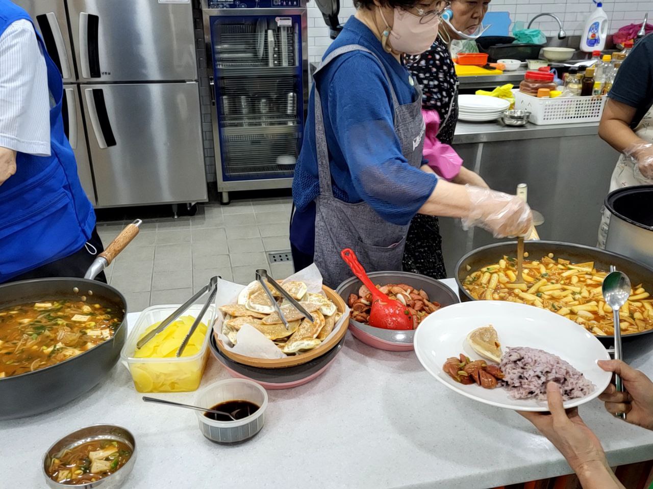 2022/08/12(금) - 점심식사(떡볶이, 만두, 김치두부찌개...)