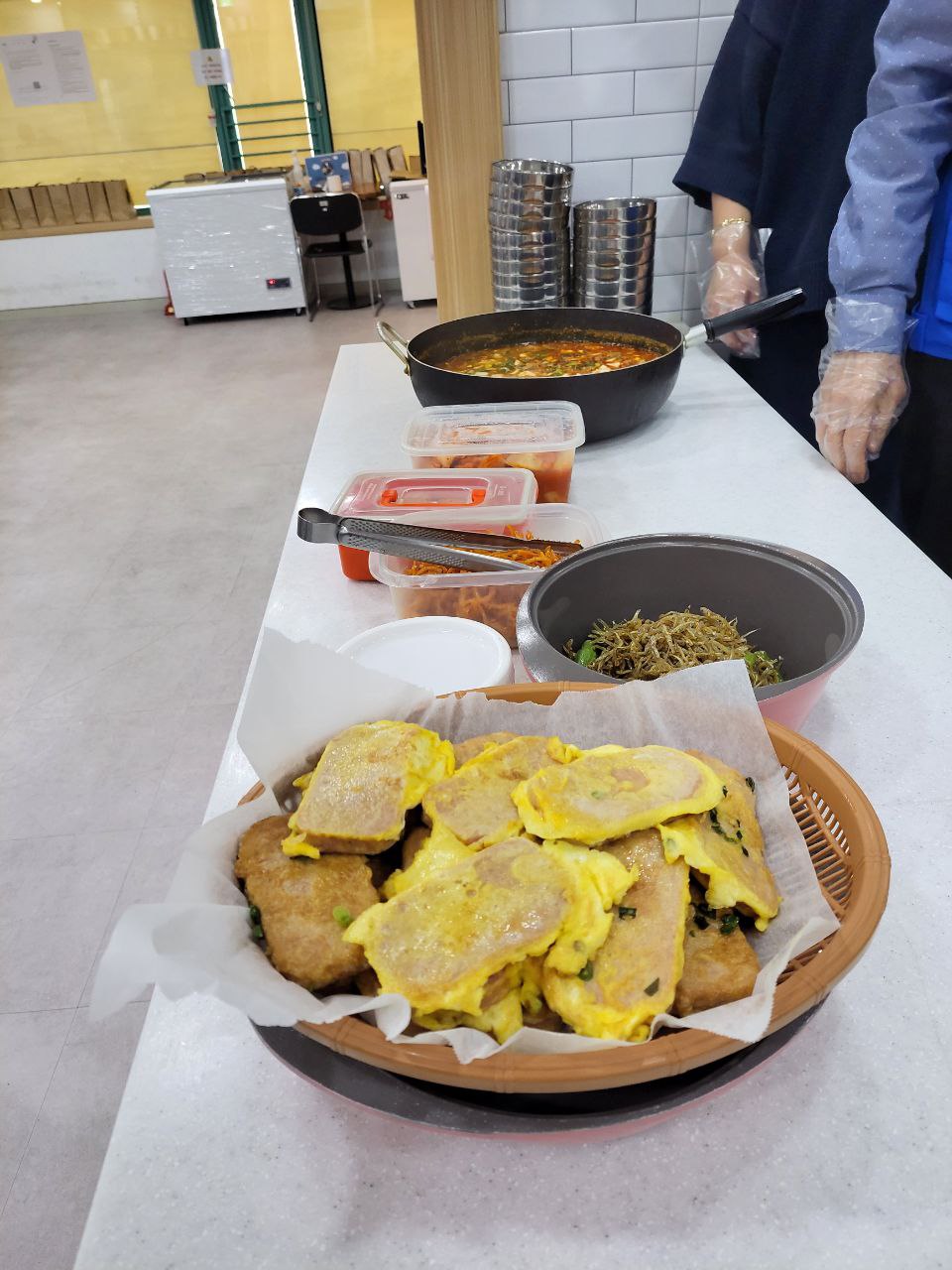 2022/05/06(금) - 점심식사(스팸햄부침,순두부찌게,멸치꽈리고추볶음...)