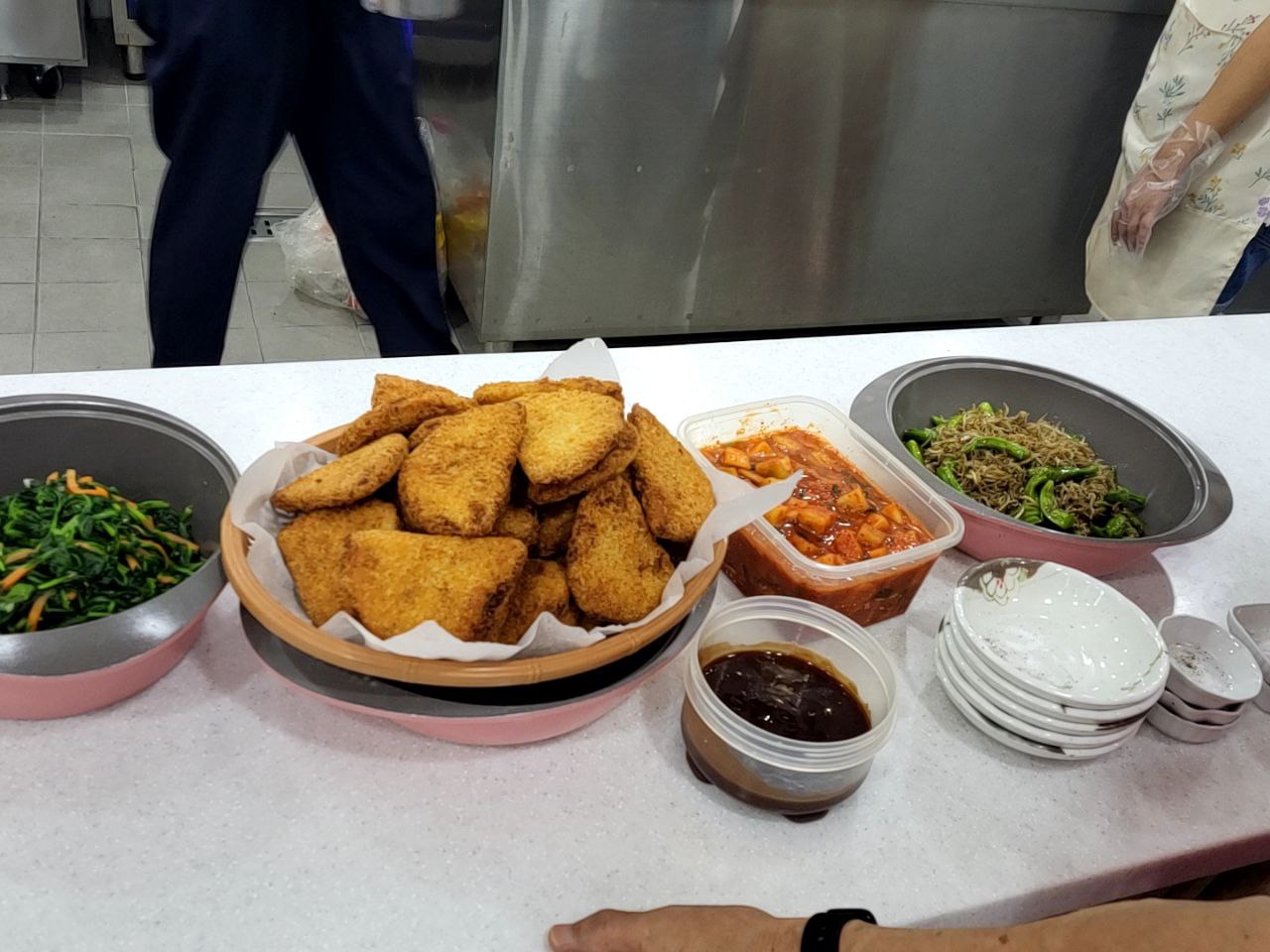 2022/07/29(금) - 점심식사(설렁탕, 돈까스, 멸치볶음...)