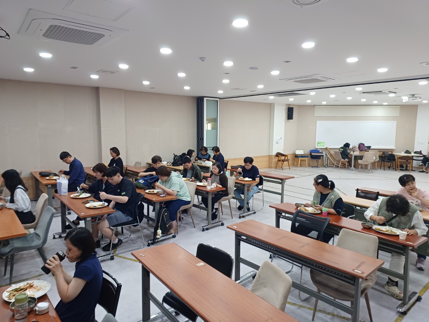 2023년 09월 25일(월) 점심급식(녹두전, 배추겉절이...)