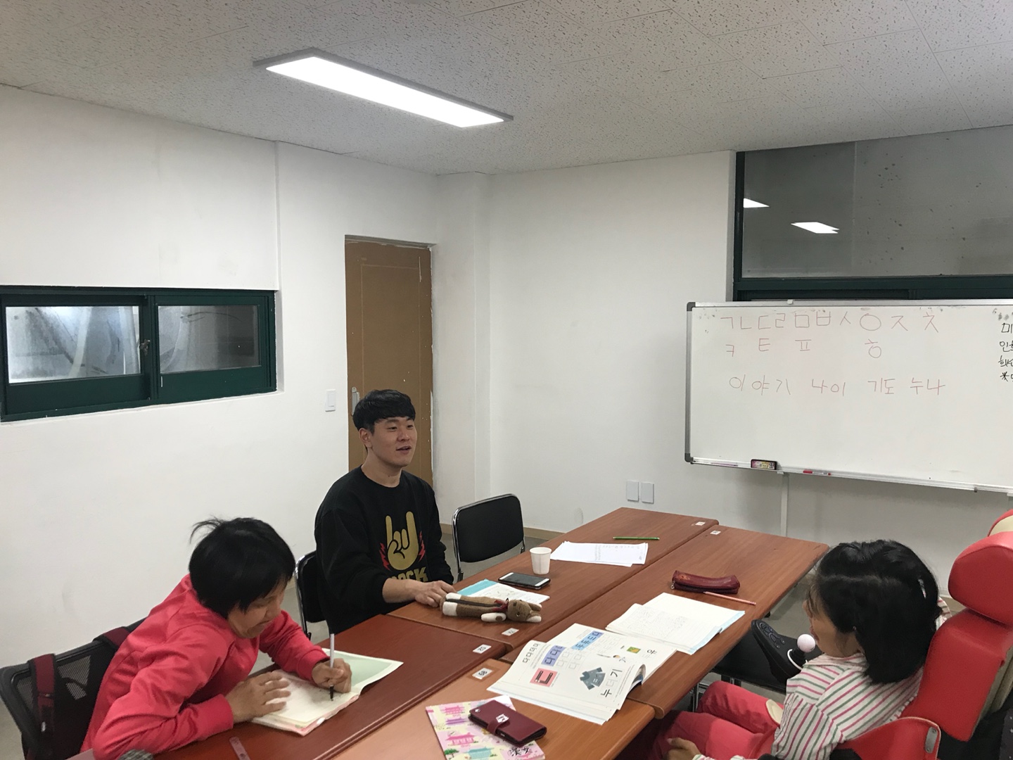 2018년 4월 30일 - 국어수업 사진