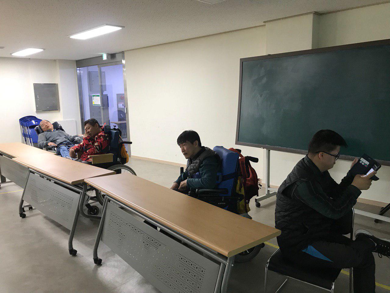 2019년 4월 22일 - 국어수업 사진
