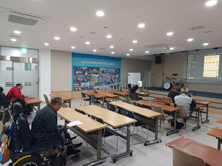 2024년 4월 9일(화) 중등 수학 수업 사진