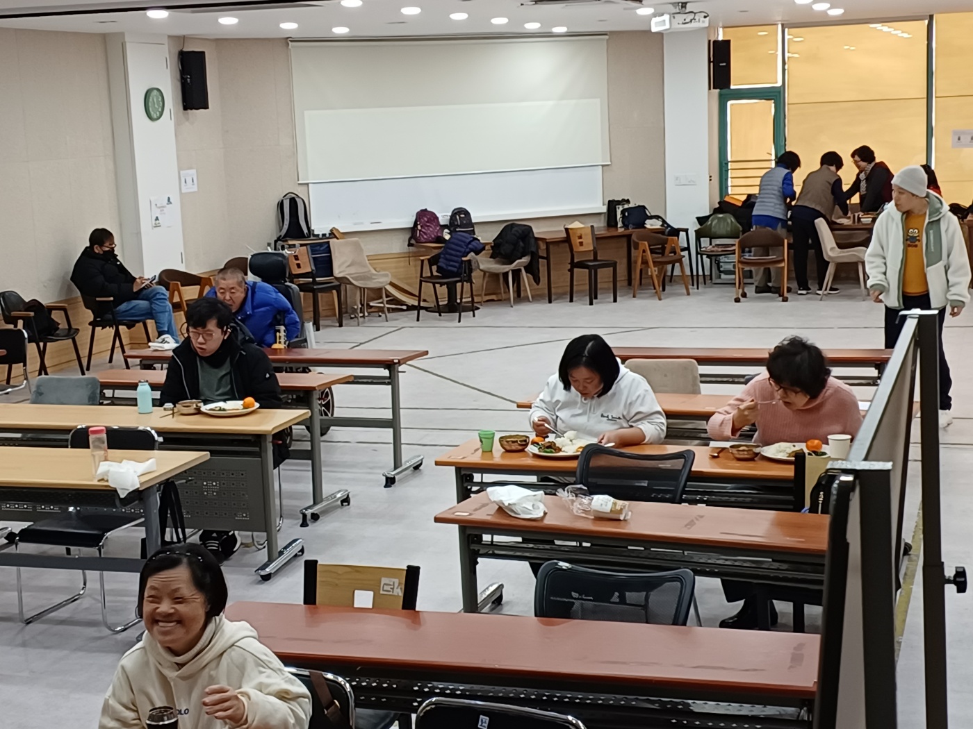 2023년 12월 28일(목) 점심급식(소고기버섯찌개, 방어살구이...)