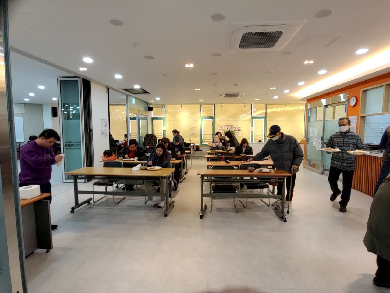 2023/2/27(월)- 점심식사(김치콩나물국,닭볶음탕...)