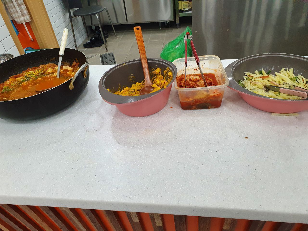2022/10/19(수) - 점심식사(삼치카레구이, 돈육김치찌개,감자채볶음...)