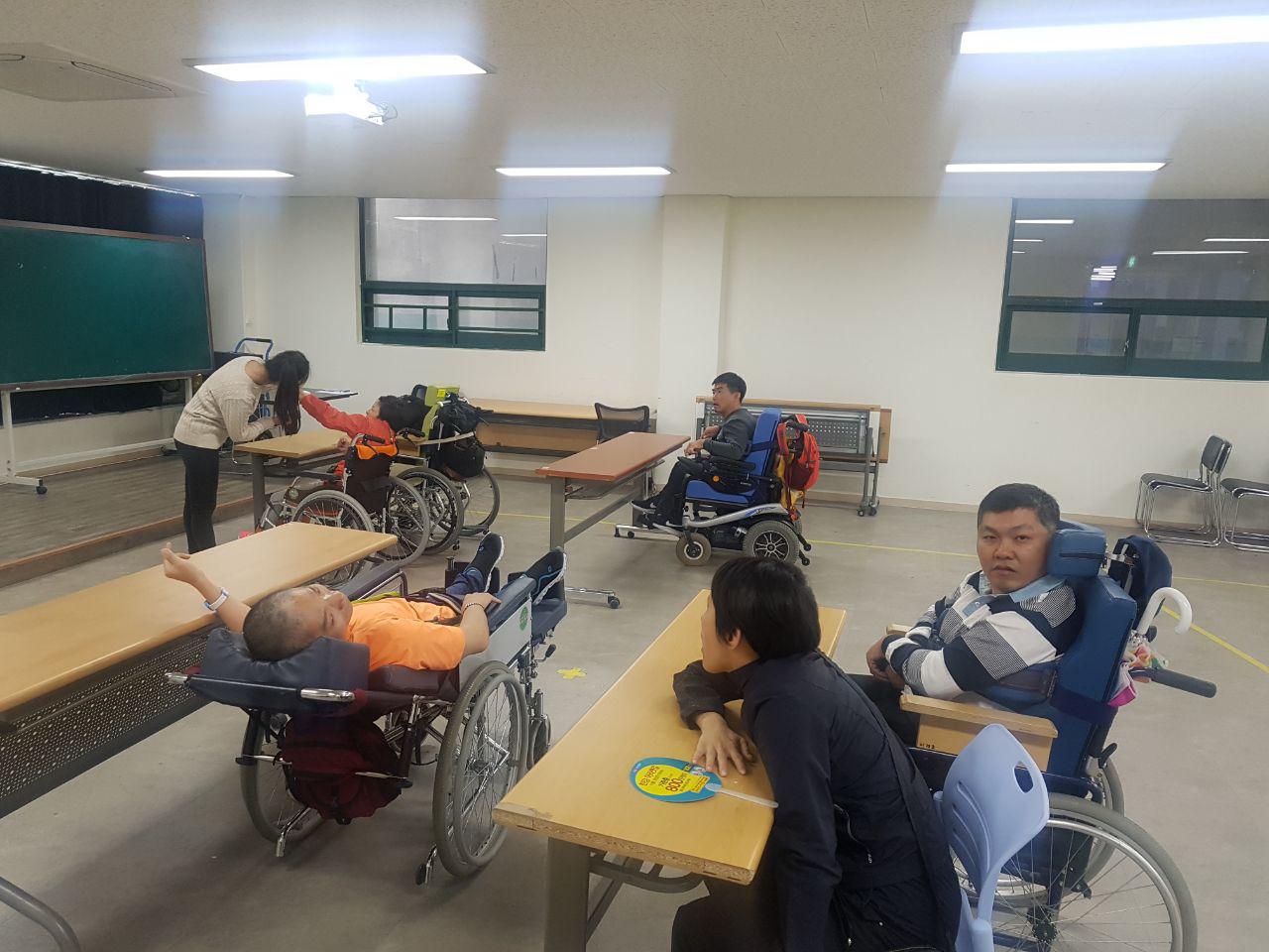 2018년 9월 28일 - 사회수업 사진