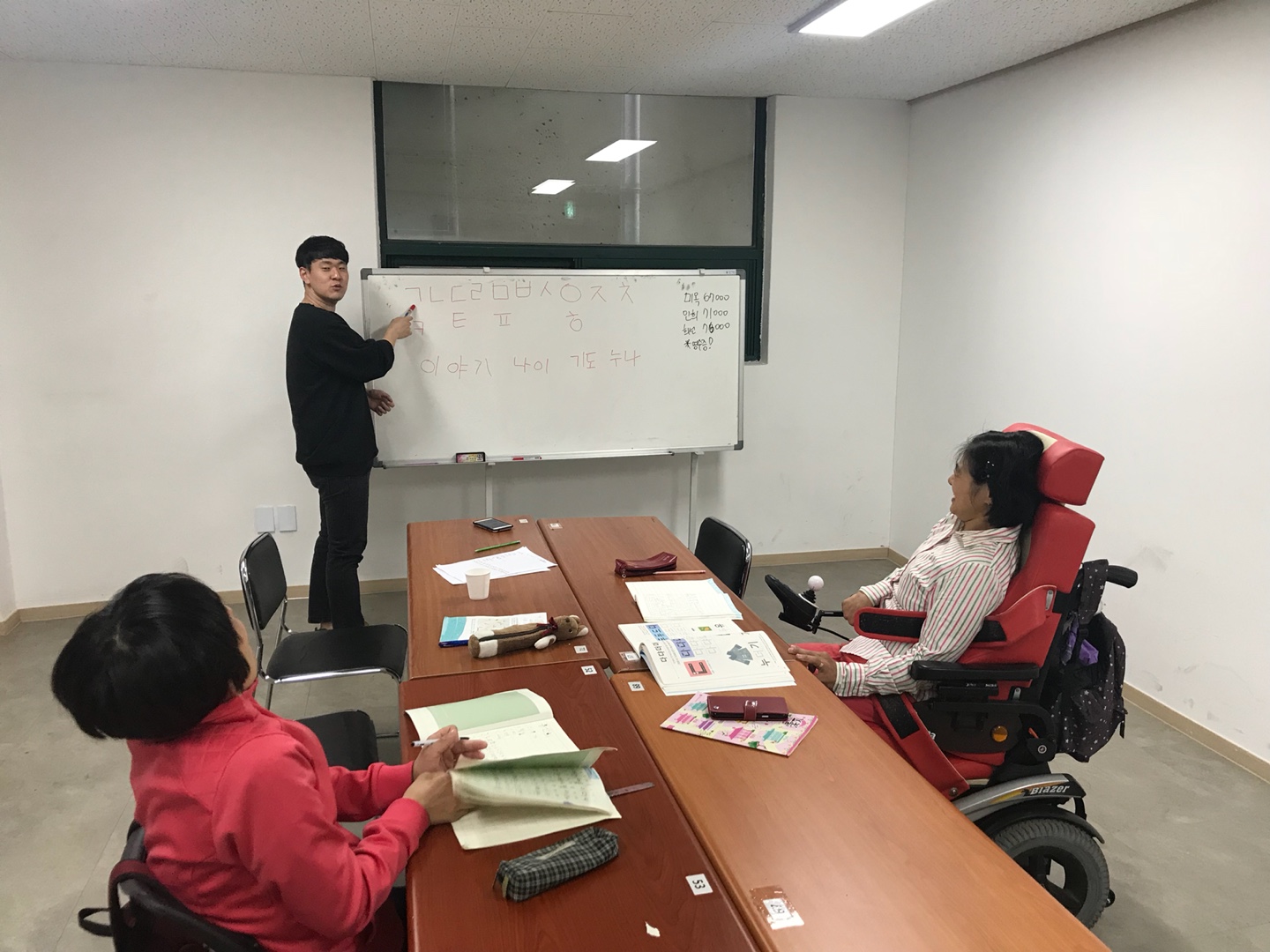 2018년 4월 30일 - 국어수업 사진