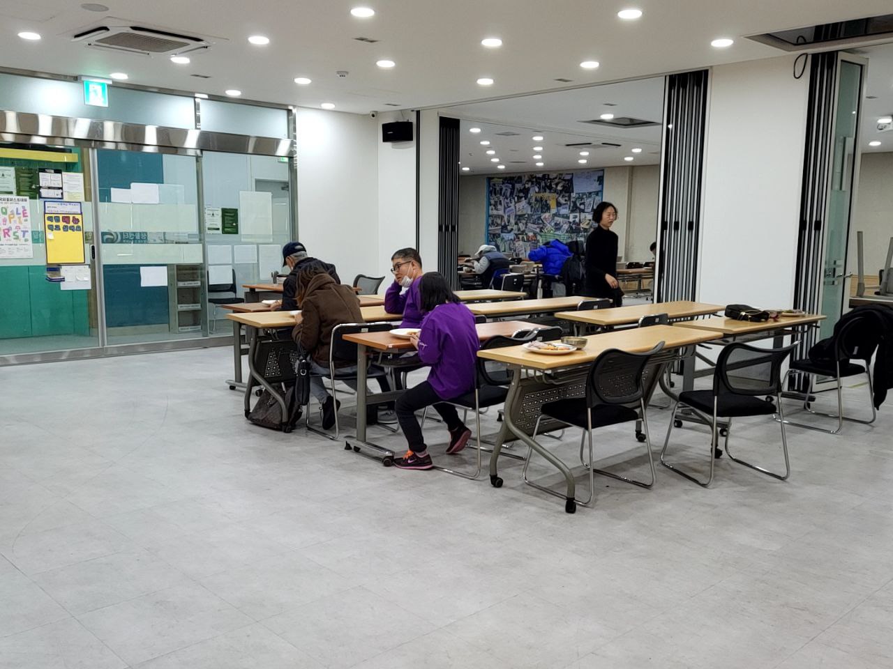 2023/1/11(수)- 점심식사(흑미밥,된장찌개,훈제오리구이...)