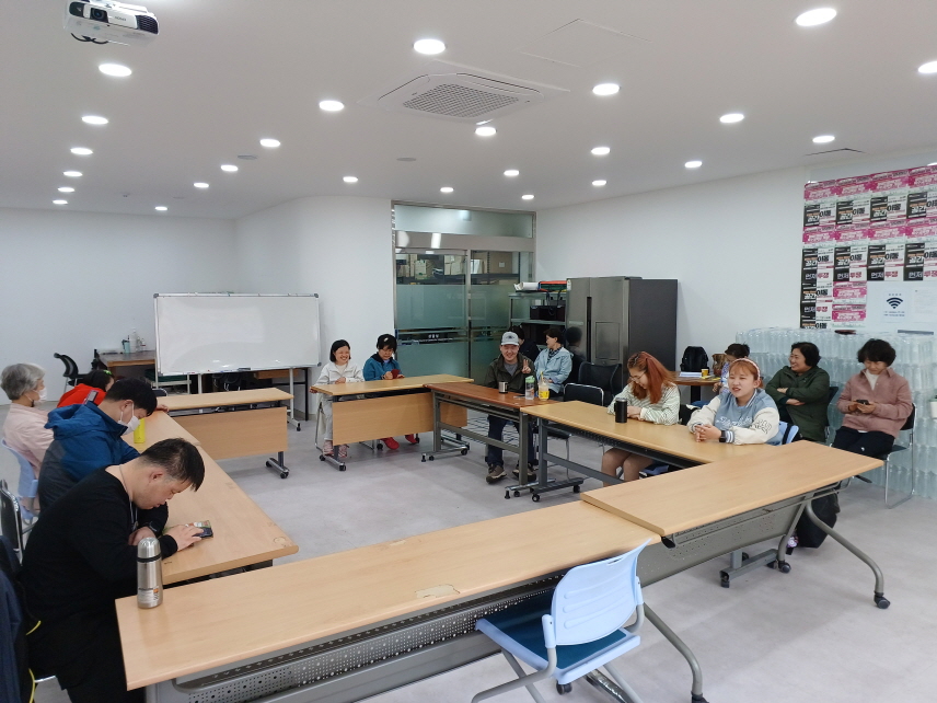 2024년 4월 15일(월) 드로잉 세상 수업 사진