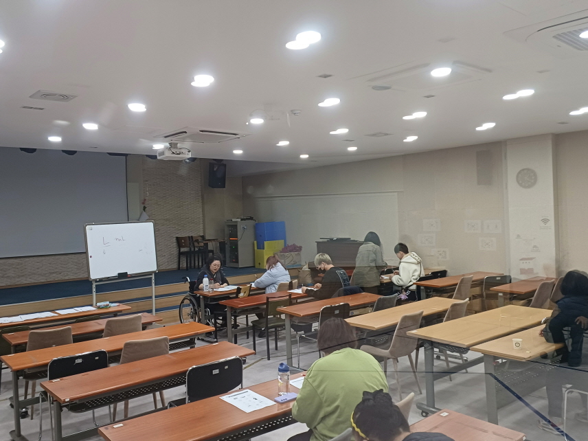 2024년 3월 12일(화) 중등 수학 수업 사진