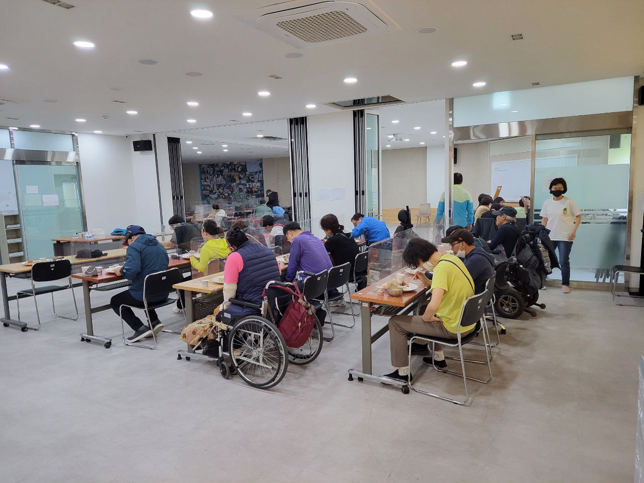 2022/04/26(화) - 즐거운 식사시간 (Lunch Time)