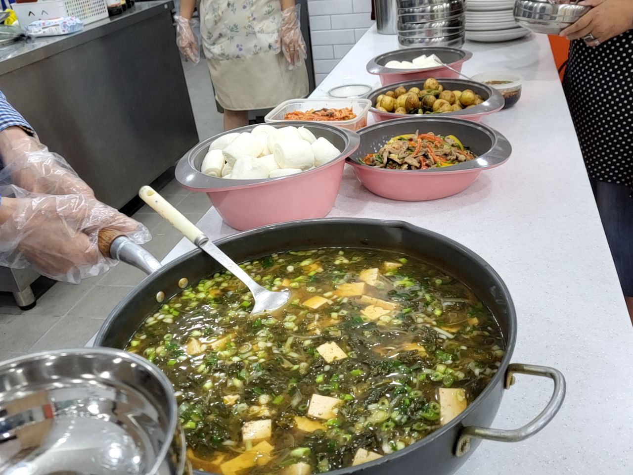 2022/07/28(목) - 점심식사(꽃빵, 소불고기, 순두부, 감자조림...)